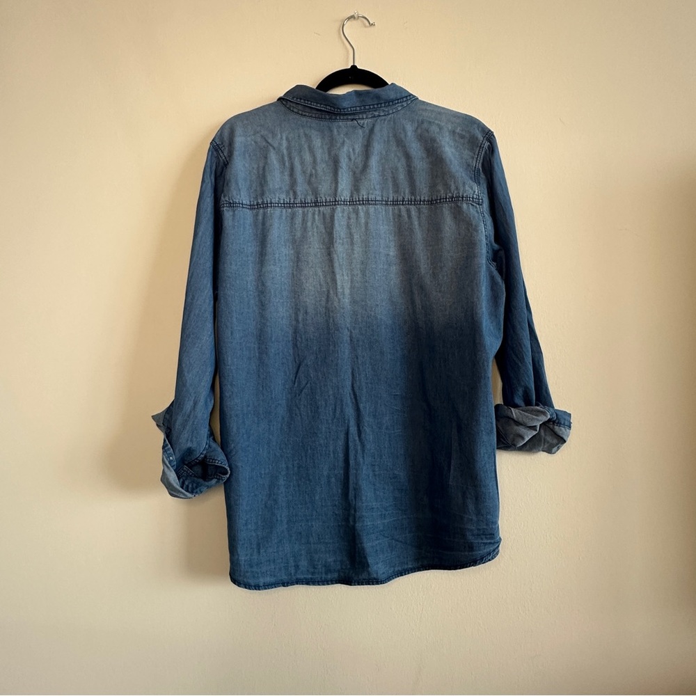 Torrid Lightweight Button Up Denim Shirt - Size 1 / 1X - Picture 5 of 5